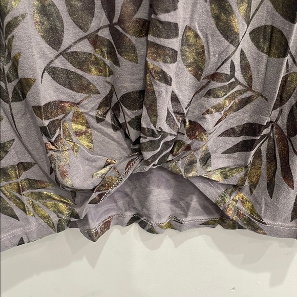 Floral Print Grey Women's Top - Picture 6 of 12